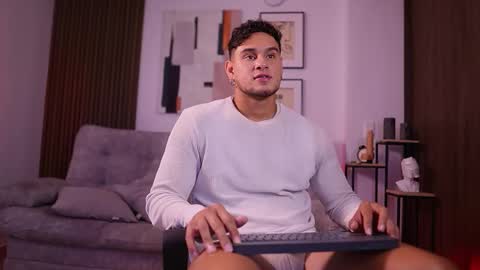 Snapshot of davies_brown chatting on February 20, 2026, 8:53 pm Davies brown schedule 12pm to 5pm col time online show from February 20, 2026, 8:53 pm