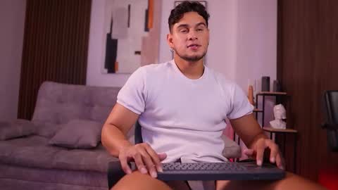 Snapshot of davies_brown chatting on February 23, 2026, 8:06 pm Davies brown schedule 12pm to 5pm col time online show from February 23, 2026, 8:06 pm