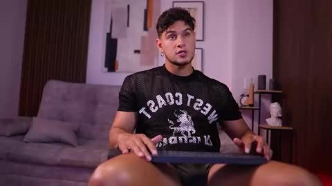 Snapshot of davies_brown chatting on February 27, 2026, 8:42 pm Davies brown schedule 12pm to 5pm col time online show from February 27, 2026, 8:42 pm