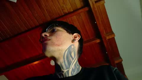daviid_huge online show from June 13, 2026, 8:23 am