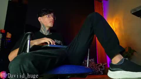 daviid_huge online show from June 18, 2026, 1:37 pm