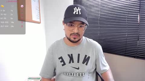 Snapshot of daviidevans chatting on December 2, 2024, 5:26 pm David Evans online show from December 2, 2024, 5:26 pm