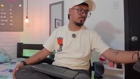 Snapshot of daviidevans chatting on October 11, 2025, 8:46 am David Evans online show from October 11, 2025, 8:46 am
