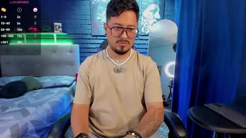 Snapshot of daviidevans chatting on July 5, 2026, 11:12 pm David Evans online show from July 5, 2026, 11:12 pm