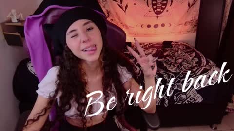 Snapshot of davina_heart chatting on December 15, 2025, 4:11 pm Davina online show from December 15, 2025, 4:11 pm