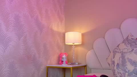 Valentina Gomez online show from November 20, 2025, 11:32 am