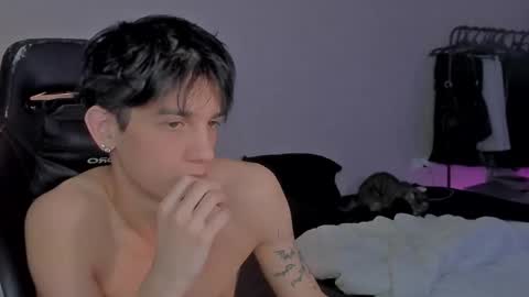 davis online show from January 30, 2025, 11:13 pm