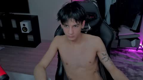 davis online show from February 23, 2025, 11:25 pm