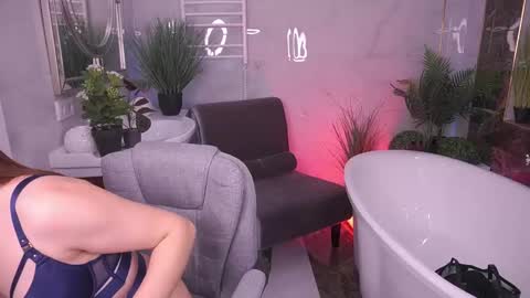 Snapshot of dawngwin chatting on April 17, 2026, 12:19 pm DawnGwin Sasha online show from April 17, 2026, 12:19 pm