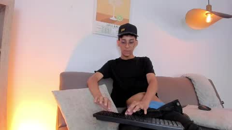 Snapshot of dax_blaze chatting on April 24, 2026, 12:51 pm Dax online show from April 24, 2026, 12:51 pm