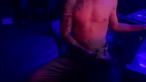 Snapshot of day__tripper chatting on December 3, 2024, 9:22 am day tripper online show from December 3, 2024, 9:22 am