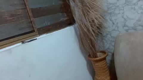 Day Kardashian online show from December 5, 2025, 2:14 pm