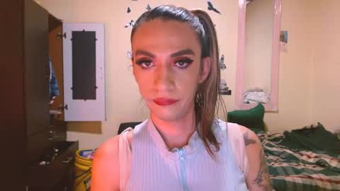 dayanna_01_ online show from May 16, 2026, 8:07 pm