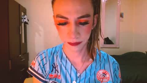dayanna_01_ online show from May 27, 2026, 4:37 pm