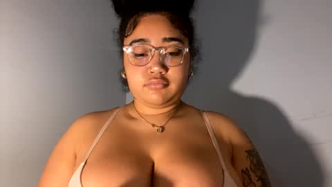 dayqueen1 online show from May 16, 2026, 10:36 am