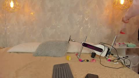 DAYRA ANGELS online show from April 30, 2026, 5:30 pm