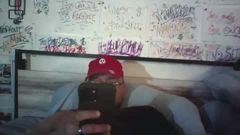 dbeamon92 online show from April 12, 2026, 1:10 am