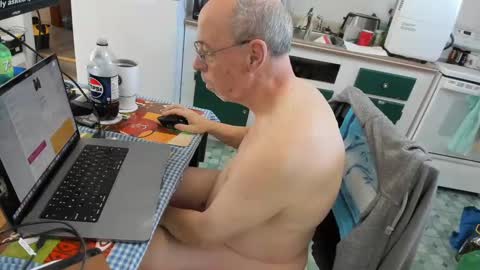 Snapshot of dbpit65 chatting on December 27, 2024, 5:16 pm Daniel online show from December 27, 2024, 5:16 pm