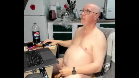 Snapshot of dbpit65 chatting on February 21, 2026, 12:33 am Daniel online show from February 21, 2026, 12:33 am