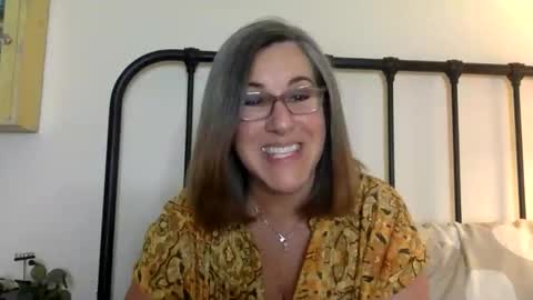 Snapshot of ddmolly chatting on April 7, 2026, 3:40 am DDMolly online show from April 7, 2026, 3:40 am