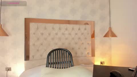 dea_athenea online show from October 29, 2025, 9:27 pm