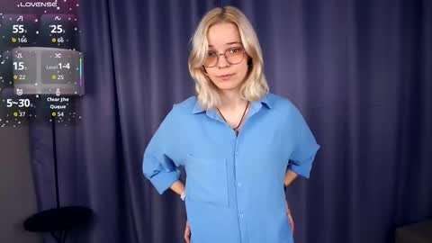 Charlie 18yo online show from October 25, 2025, 5:15 am