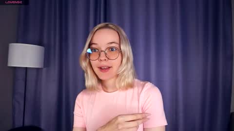 Charlie 18yo online show from November 3, 2025, 5:31 am