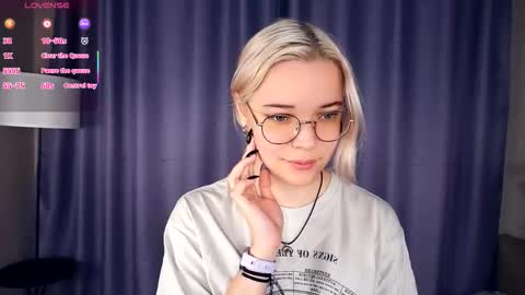 Charlie 18yo online show from November 27, 2025, 5:53 am