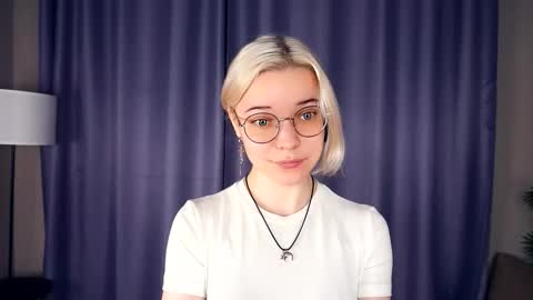 Charlie 18yo online show from November 28, 2025, 5:21 am