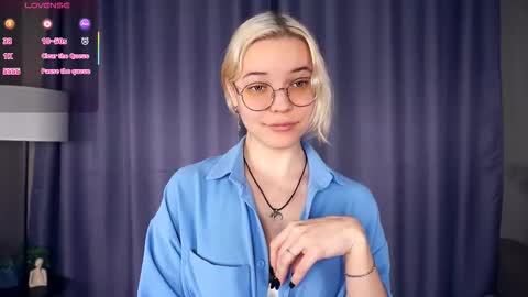 Charlie 18yo online show from December 2, 2025, 5:13 am