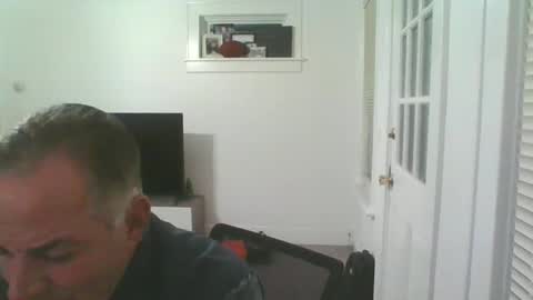 Snapshot of deano2nyc chatting on December 31, 2024, 3:55 am Deano DILF online show from December 31, 2024, 3:55 am