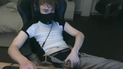 Snapshot of deanparkerx chatting on October 25, 2025, 6:35 pm Dean online show from October 25, 2025, 6:35 pm