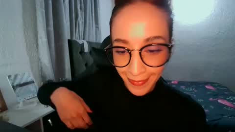 Snapshot of dear_juliet chatting on February 25, 2025, 1:09 am Juliet online show from February 25, 2025, 1:09 am