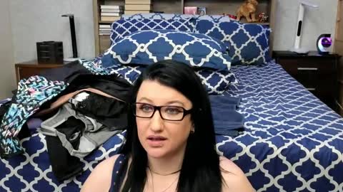 Snapshot of dear_rayna chatting on February 21, 2025, 1:22 am Rayna online show from February 21, 2025, 1:22 am