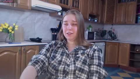 Snapshot of debramust chatting on February 26, 2025, 7:49 pm debramust online show from February 26, 2025, 7:49 pm