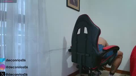 Snapshot of deconrios chatting on November 25, 2025, 10:21 pm Santiago online show from November 25, 2025, 10:21 pm