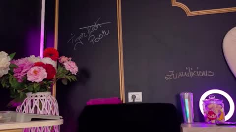 Snapshot of deeadiamond chatting on January 9, 2026, 8:21 pm Deea online show from January 9, 2026, 8:21 pm