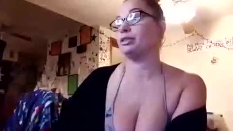 Snapshot of deedeemarie02 chatting on November 20, 2025, 2:17 pm Deedeemarie02 online show from November 20, 2025, 2:17 pm