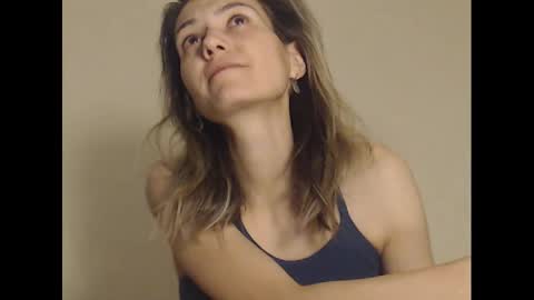 Deelightfull online show from February 8, 2025, 7:49 pm