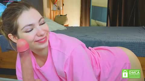 Sophie online show from May 12, 2026, 8:11 am