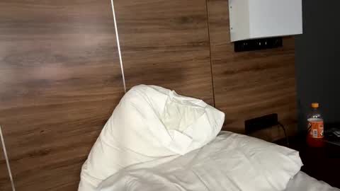 deepthroatqueen33 online show from January 16, 2026, 11:42 pm