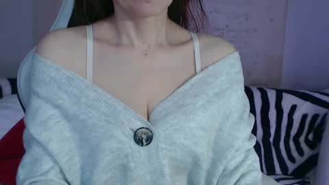 Snapshot of deessedivine chatting on January 6, 2025, 2:14 pm KamiDevi online show from January 6, 2025, 2:14 pm