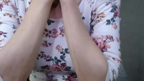 Snapshot of deessedivine chatting on October 3, 2025, 2:58 pm KamiDevi online show from October 3, 2025, 2:58 pm