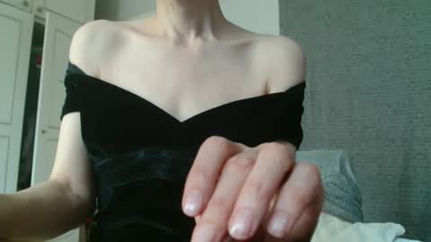 Snapshot of deessedivine chatting on October 4, 2025, 2:15 pm KamiDevi online show from October 4, 2025, 2:15 pm