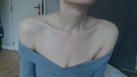 Snapshot of deessedivine chatting on October 10, 2025, 3:11 pm KamiDevi online show from October 10, 2025, 3:11 pm