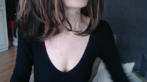 Snapshot of deessedivine chatting on November 8, 2025, 2:50 pm KamiDevi online show from November 8, 2025, 2:50 pm