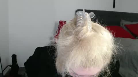 Snapshot of deewhitee chatting on December 18, 2024, 6:14 pm Jenna online show from December 18, 2024, 6:14 pm