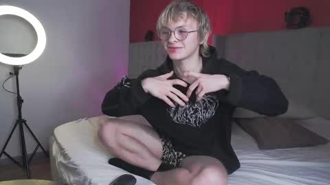 Snapshot of deficitt chatting on December 22, 2024, 1:33 pm deficitt online show from December 22, 2024, 1:33 pm