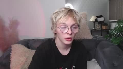 Snapshot of deficitt chatting on December 24, 2024, 2:43 am deficitt online show from December 24, 2024, 2:43 am