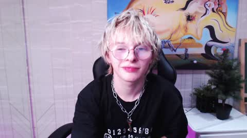 Snapshot of deficitt chatting on January 5, 2025, 8:52 pm deficitt online show from January 5, 2025, 8:52 pm